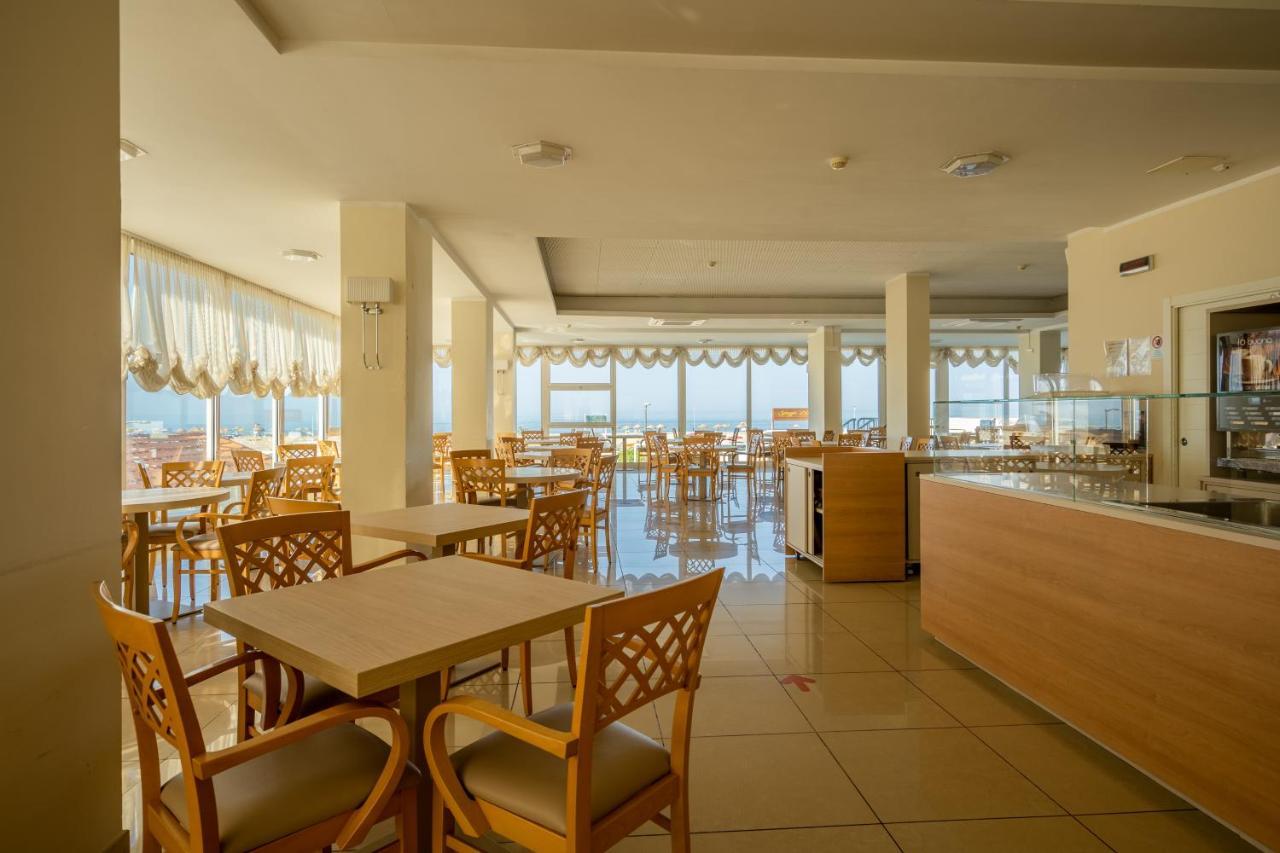 Hotel Astor ريميني المظهر الخارجي الصورة