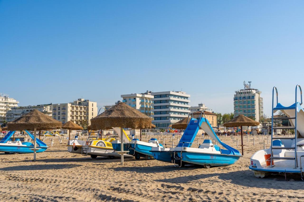 Hotel Astor ريميني المظهر الخارجي الصورة