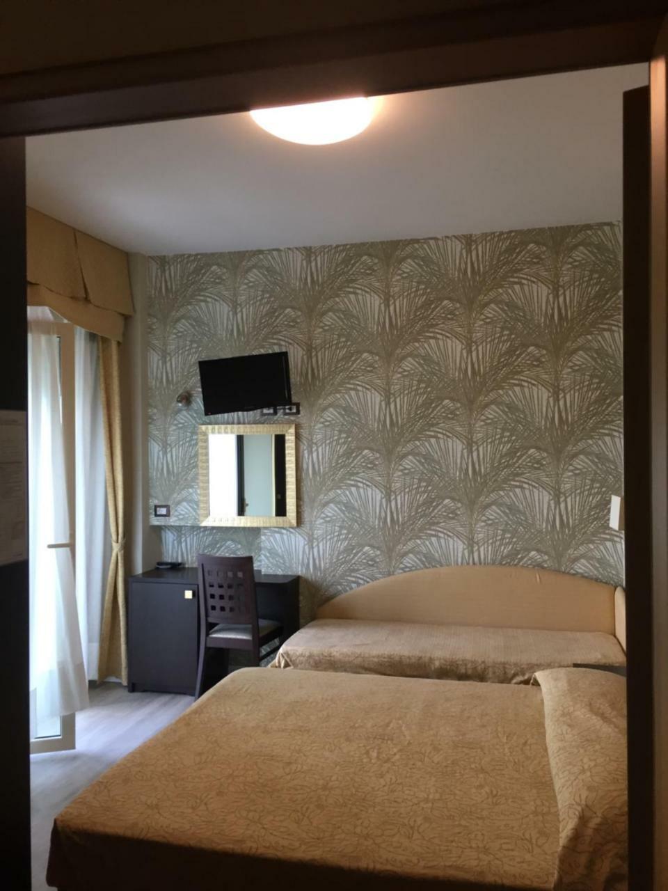 Hotel Astor ريميني المظهر الخارجي الصورة