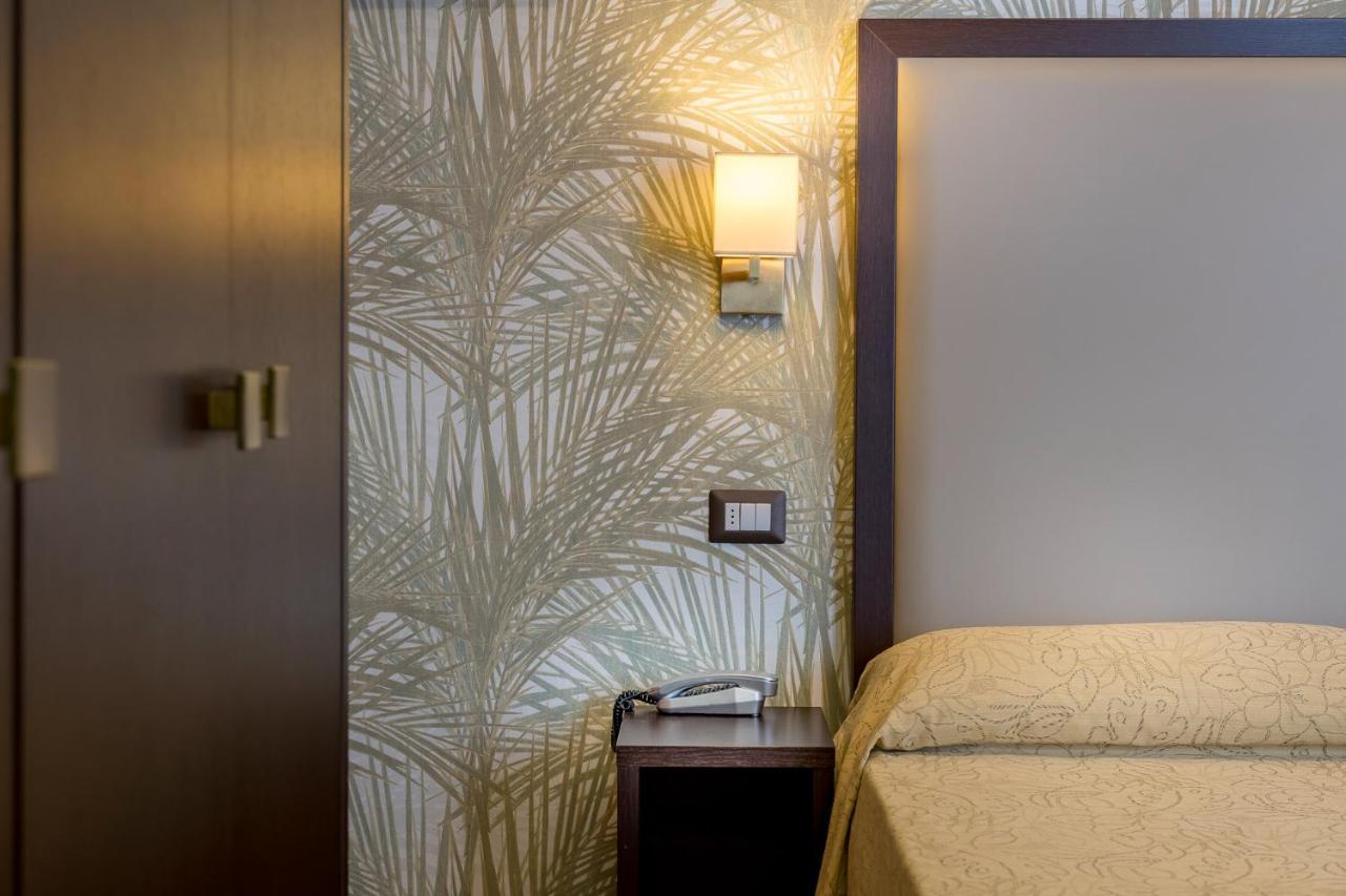 Hotel Astor ريميني المظهر الخارجي الصورة