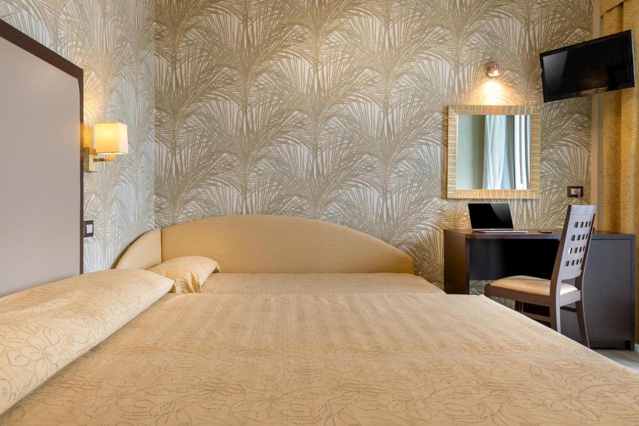 Hotel Astor ريميني المظهر الخارجي الصورة