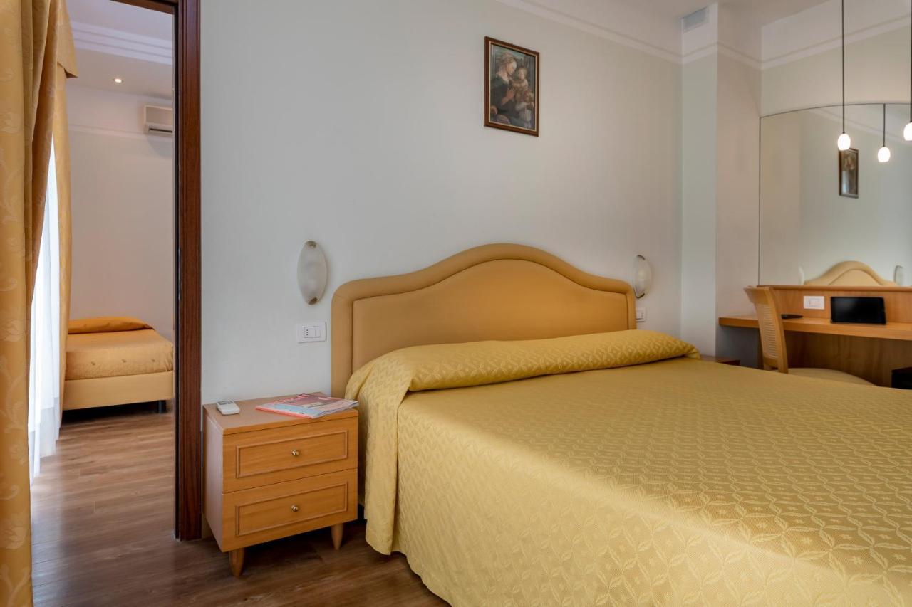Hotel Astor ريميني المظهر الخارجي الصورة